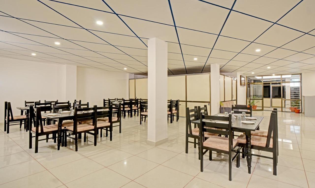 Treebo Paras Raj Near City Palace Удайпур Екстериор снимка